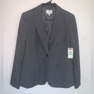 Size 8 Gray blazer. NWT. Has shoulder pads
